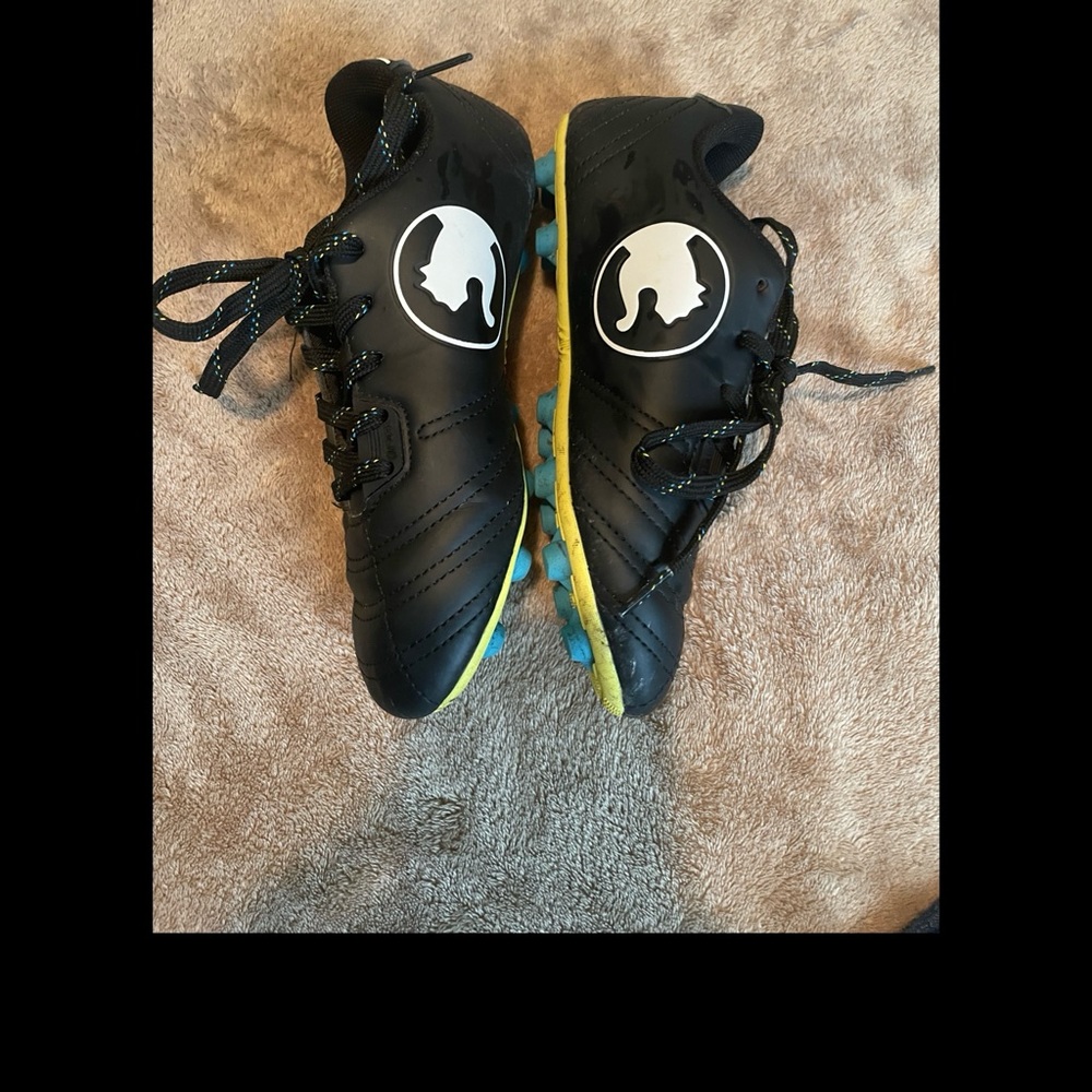 Kids Size 1 Soccer Cleats
